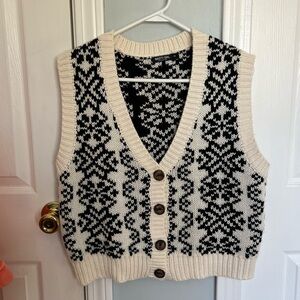 Nasty Gal Collection Cute button down V neck sweater. Size Medium